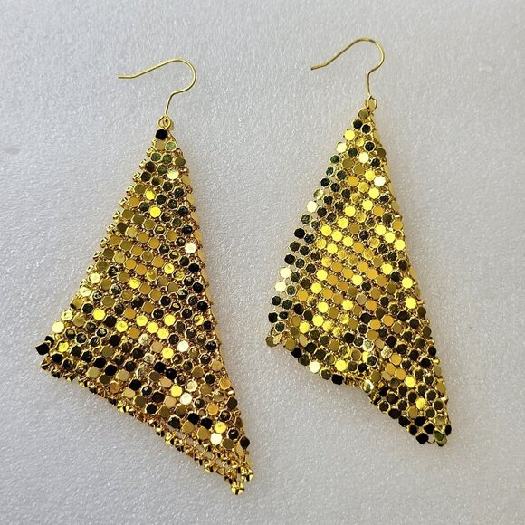 Light Metallic Gold Chain Mail Drop Earrings - Picture 1 of 11